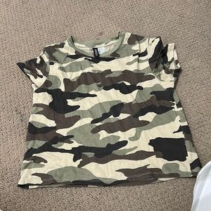 H&M camo crap top